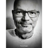 Michael Kleinespel. 99 % Portraits