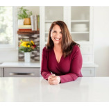 Jacquie Bushell, AMP
