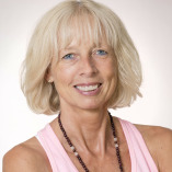 Dagmar Jung - Schmerzfrei mit Yoga