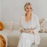 Sarah Lux logo