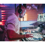 DJ Tobias Jechalik / Quer Beats (dj-sound-light)