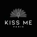 Kiss me in Paris Photographer