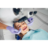 Dental Hygienist vs Dental Assistant: Roles & Salaries