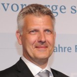 Dr. ULRICH TAPPE